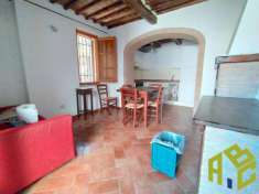 Foto Pastina - Rif. R0226. A pochi passi dai servizi del paese, appartamento piano terreno, in posizione angolare, completamente ristrutturato, composto da