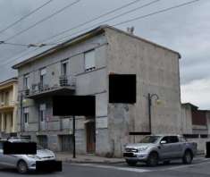 Foto Pentalocale in vendita a Camporosso