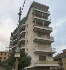 Foto Pentalocale in vendita a Genova, S.Martino