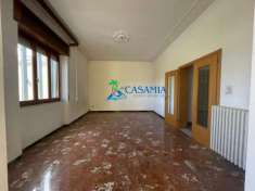 Foto Pentalocale in vendita a San Benedetto del Tronto
