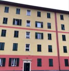 Foto Pentalocale in vendita a Savignone