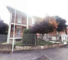 Foto Pentalocale in vendita a Vercelli