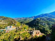 Foto PI29 Ceriana casa di paese con terrazzo vista sulla vallata da ristrutturare