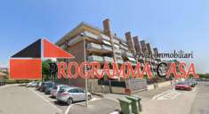 Foto POMEZiA COLLI DI ENEA VIALE ODISSEO BOX DOPPIO 2 SERRANDE