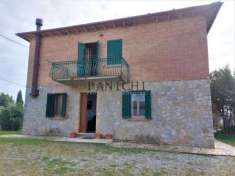 Foto Porzione bifamilare nelle Crete Senesi