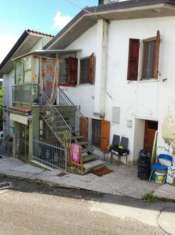 Foto Porzione di casa con terreno nel comune di Gemmano