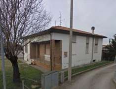 Foto Porzione di Casa in Vendita, 1 Locale, 175 mq, Cesenatico