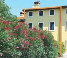 Foto Porzione di Casa in Vendita, 1 Locale, 447 mq, Povegliano Verone