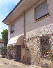 Foto Porzione di Casa in Vendita, 6,5 Locali, 159 mq, Villafranca di
