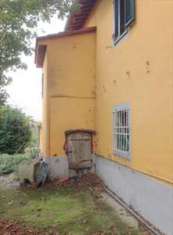 Foto Porzione di Casa in Vendita, pi di 6 Locali, 141 mq, Fucecchio