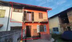 Foto Porzione di Casa in Vendita, pi di 6 Locali, 142 mq, Castelnuov