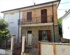 Foto Porzione di Casa in Vendita, pi di 6 Locali, 150 mq, Forl