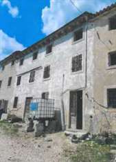 Foto Porzione di Casa in Vendita, pi di 6 Locali, 151 mq, Tregnago