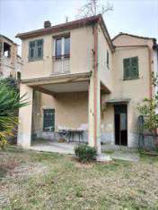 Foto Porzione di Casa in Vendita, pi di 6 Locali, 170 mq, Albenga