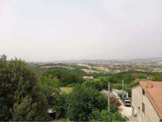 Foto Porzione di Casa in Vendita, pi di 6 Locali, 170 mq, Todi (Ceca