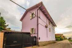 Foto Porzione di Casa in Vendita, pi di 6 Locali, 180 mq, Collecchio