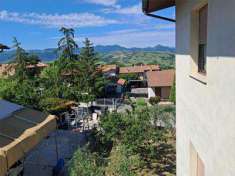 Foto Porzione di Casa in Vendita, pi di 6 Locali, 180 mq, Cupramonta