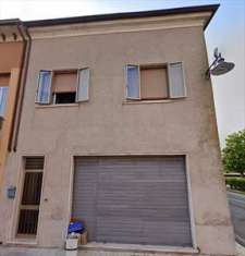 Foto Porzione di Casa in Vendita, pi di 6 Locali, 191 mq, Piubega