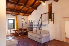 Foto Porzione di Casa in Vendita, pi di 6 Locali, 200 mq, Todi (Todi
