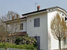 Foto Porzione di Casa in Vendita, pi di 6 Locali, 201 mq, Granarolo