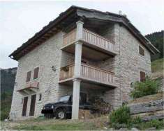 Foto Porzione di Casa in Vendita, pi di 6 Locali, 204 mq, Sant'Anna