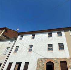Foto Porzione di Casa in Vendita, pi di 6 Locali, 220 mq, Capannori