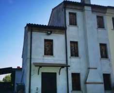 Foto Porzione di Casa in Vendita, pi� di 6 Locali, 225 mq, Ospedalett