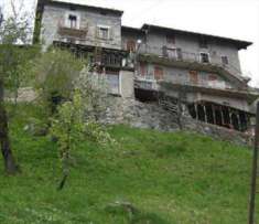Foto Porzione di Casa in Vendita, pi di 6 Locali, 270,3 mq, Centro V