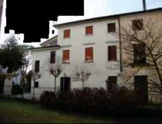 Foto Porzione di Casa in Vendita, pi di 6 Locali, 289 mq, Villorba