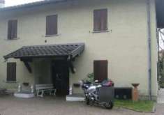 Foto Porzione di Casa in Vendita, pi di 6 Locali, 3070 mq, Varese