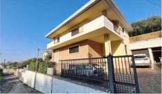 Foto Porzione di Casa in Vendita, pi di 6 Locali, 330 mq, Negrar (Ar