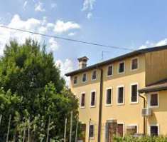 Foto Porzione di Casa in Vendita, pi di 6 Locali, 447 mq, Povegliano
