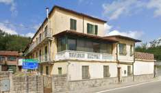 Foto Porzione di Casa in Vendita, pi di 6 Locali, 719 mq, Calliano