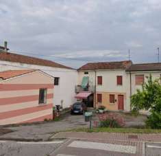 Foto Porzione di casa in Vendita a Bergantino