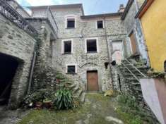 Foto Porzione di casa in vendita a Bolano