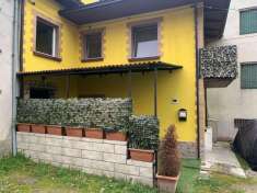 Foto Porzione di casa in vendita a Canossa