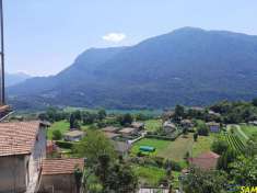 Foto Porzione di casa in vendita a Carlazzo