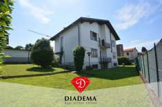 Foto Porzione di casa in vendita a Caronno Varesino