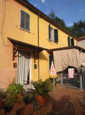 Foto Porzione di casa in Vendita a Castelnuovo Magra Piazza Guglielmo Marconi