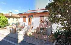 Foto Porzione di casa in vendita a Castiglione Del Lago