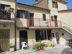Foto Porzione di casa in vendita a Castiglione Del Lago
