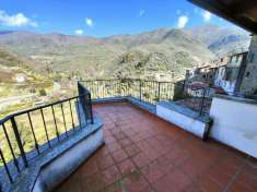 Foto Porzione di casa in vendita a Ceriana