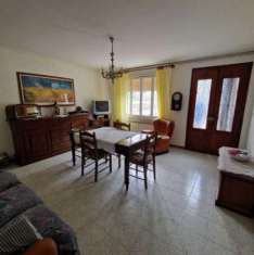 Foto Porzione di casa in vendita a Crespino