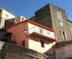 Foto Porzione di casa in vendita a Farindola