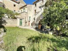 Foto Porzione di casa in vendita a Giffoni Sei Casali - 4 locali 147mq