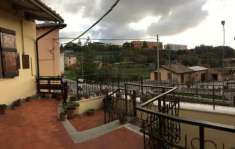 Foto Porzione di casa in vendita a Gualdo Tadino - 5 locali 90mq