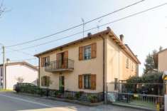 Foto Porzione di casa in vendita a Imola - 5 locali 178mq