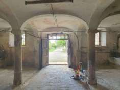 Foto Porzione di casa in vendita a Langhirano