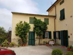 Foto Porzione di casa in vendita a Larciano 450 mq  Rif: 795123
