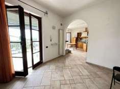 Foto Porzione di casa in vendita a Luni